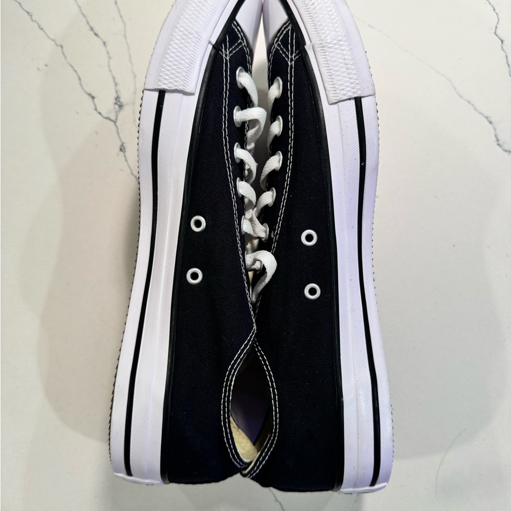 Converse Men’s Chucks - 12 - Picture 4 of 6